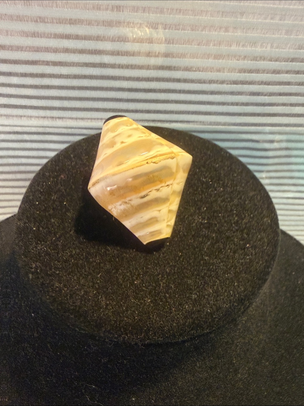 Women’s Cream and Tan Shell Statement pendant